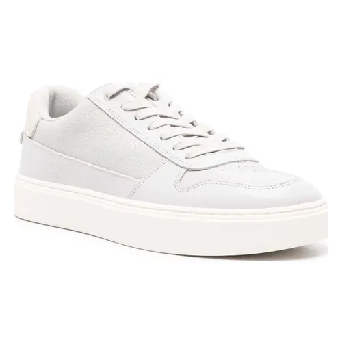 Baskets basses Men's Gray Lace-Up Low Top Sneakers - Calvin Klein Jeans - Modalova