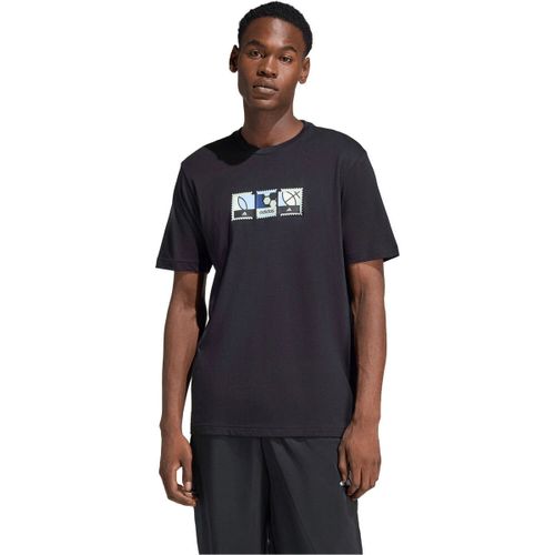 T-shirt adidas _M_M MOS STAMPS T - adidas - Modalova