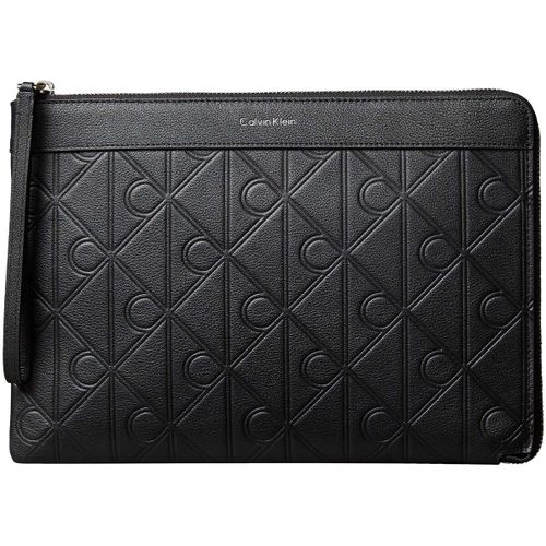 Trousse Xl Emblem Aop Embo?Ss Medium Zip - Calvin Klein Jeans - Modalova