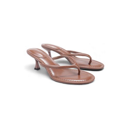 Sandales à talon Tongs, mules - Marron - La Modeuse - Modalova