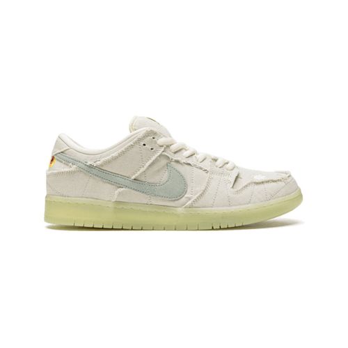 Baskets basses Baskets sb dunk low mummy cuir - Nike - Modalova