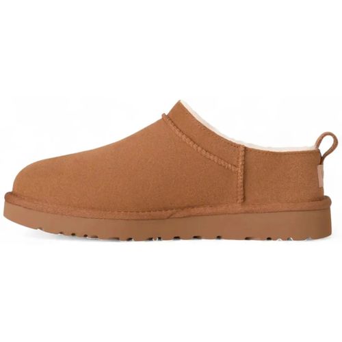 Chaussons Classic Micro Châtaigne - UGG - Modalova