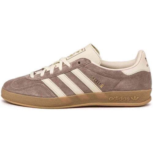 Baskets basses Gazelle Indoor Shoes "Trace Brown / Warm Vanilla / Gum" - adidas - Modalova
