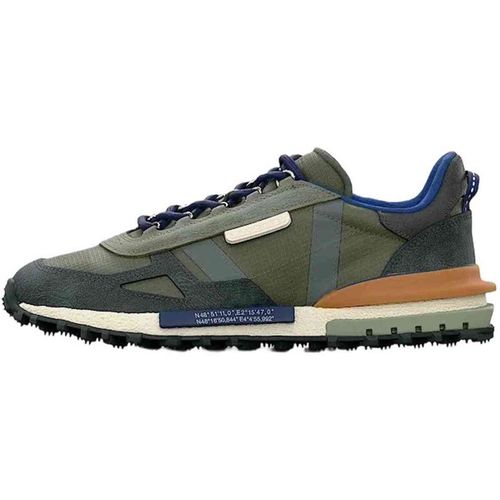 Baskets basses Elite Active "KHK/DK GRN" - Lacoste - Modalova