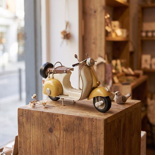 Statuettes et figurines Scooter Décoratif Crème Et Moutarde - Signes Grimalt - Modalova