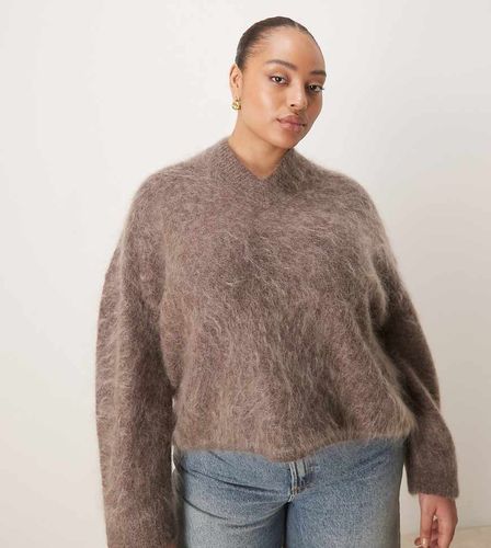 ASOS DESIGN Curve - Pull en mohair avec manches amples et col V - Moka-Brown Brown XL female - Asos Curve - Modalova