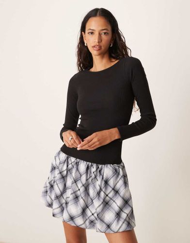 Robe courte avec jupe bouffante Ã  carreaux-Noir Noir 42 female - New look - Modalova