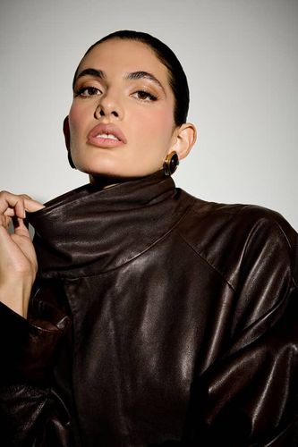 Veste Leonie En Cuir Véritable Ceinturée - Guess - Modalova