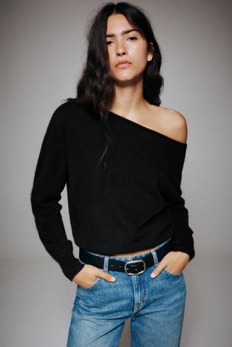 Pull À Col Bateau Soft Touch - Pull&Bear - Modalova