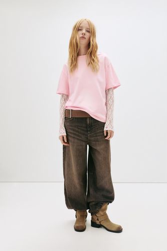 S://static.pullandbear.net/assets/public/db53/c9e8/dd074748a4a8/c7a632f2cdf8/07151390620-M/07151390620-M.jpg?ts=1757494243620" - Apparel & Accessories > Clothing > Shirts & Tops - Modalova