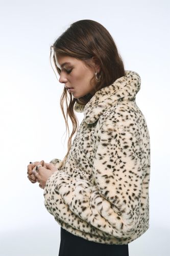 Ssets/public/b6ff/7599/01864ffaacc1/b8cffab21798/07701305015-A2M/07701305015-A2M.jpg?ts=1763042143635" - Apparel & Accessories > Clothing > Outerwear > Coats & Jackets - Modalova