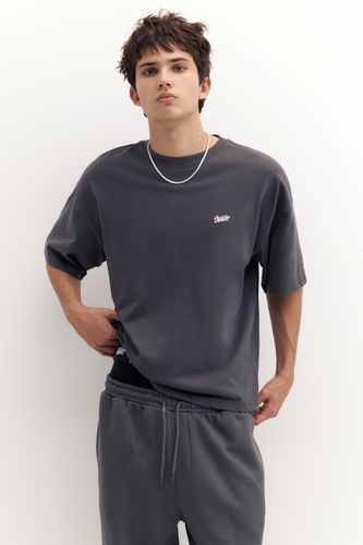 T-Shirt Boxy Logo Stwd - Pull&Bear - Modalova