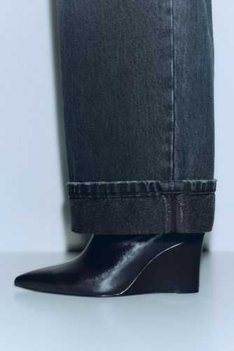 Bottines En Daim À Talon Compensé - Pull&Bear - Modalova