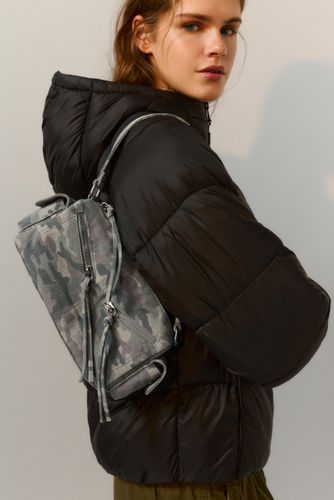 Sac Porté Épaule Multipoches Imprimé - Pull&Bear - Modalova