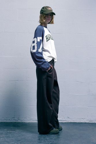 Andbear.net/assets/public/1bed/8e0a/ae1843bb9fa7/7990d94ac0dd/07154322401-A3M/07154322401-A3M.jpg?ts=1762268893053" - Apparel & Accessories > Clothing > Shirts & Tops - Modalova