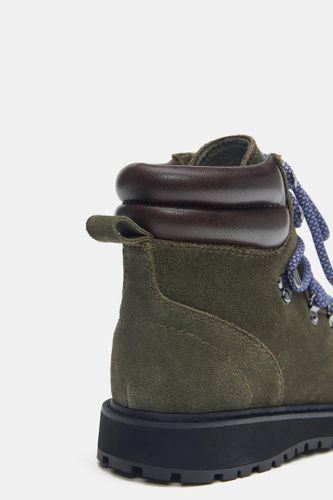 De68e9324/11011640030-A2M/11011640030-A2M.jpg?ts=1759757742152" - Apparel & Accessories > Shoes - Modalova