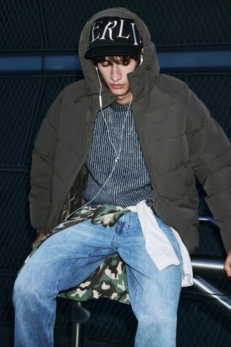 Casquette Brodée Berlin - Pull&Bear - Modalova