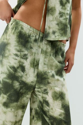 Tps://static.pullandbear.net/assets/public/2184/5b1d/b2b142679318/c75a48f11963/07675336500-A2M/07675336500-A2M.jpg?ts=1749052993821" - Apparel & Accessories > Clothing > Pants - Modalova