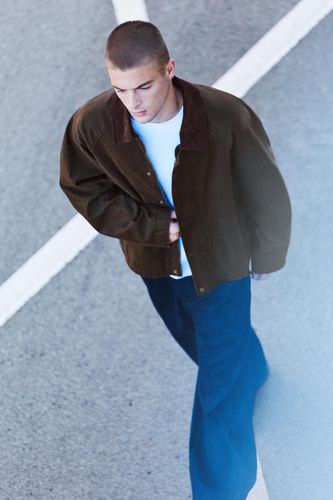 Veste Enduite À Col En Velours Côtelé - Pull&Bear - Modalova