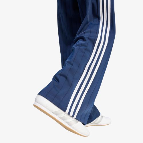 Pantalon de survêtement adidas Pinstripe Firebird Loose Trackpant / / M - adidas Originals - Modalova