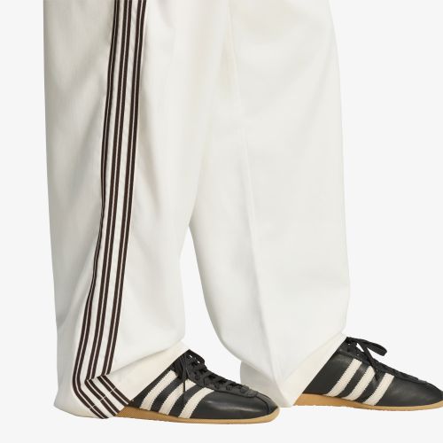 Pantalons adidas Firebird Tailored Trousers 32 - adidas Originals - Modalova