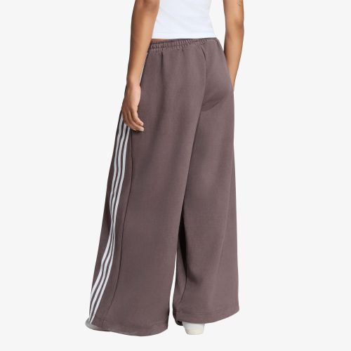 Pantalons adidas Adilenium Season 6 Faux Suede Track Pant L - adidas Originals - Modalova