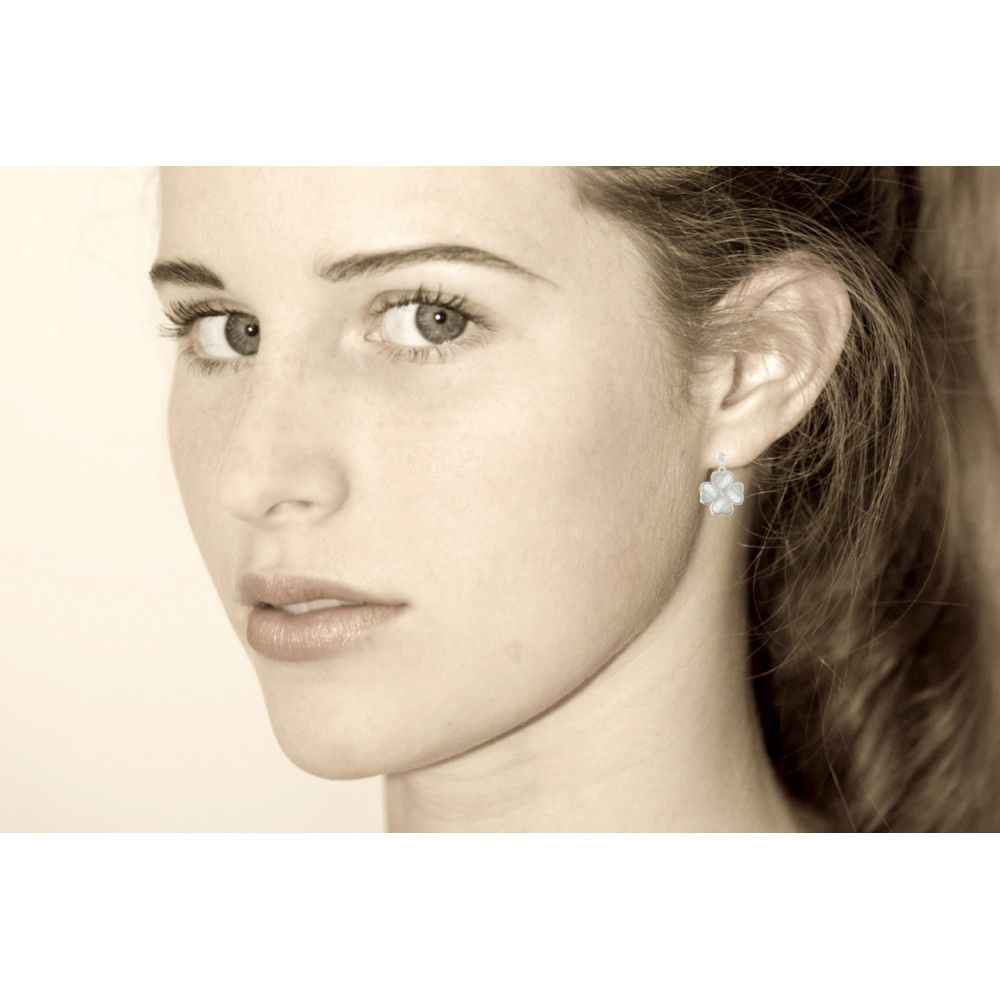 V Boucles d'Oreilles Argent Trèfle de Nacre Ivoire - LES POULETTES BIJOUX - Modalova