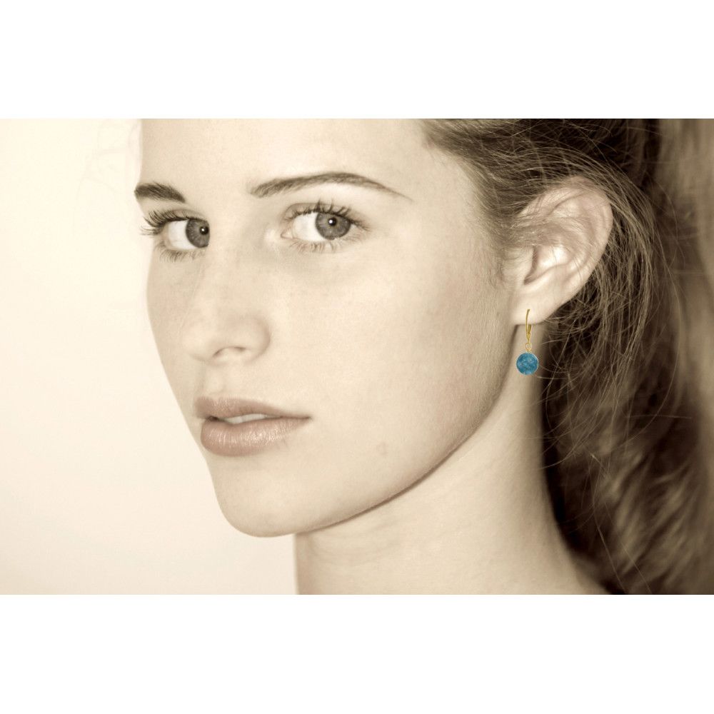 Boucles d'Oreilles Mini Créoles Plaqué Or et Perle d'Apatite - LES POULETTES BIJOUX - Modalova