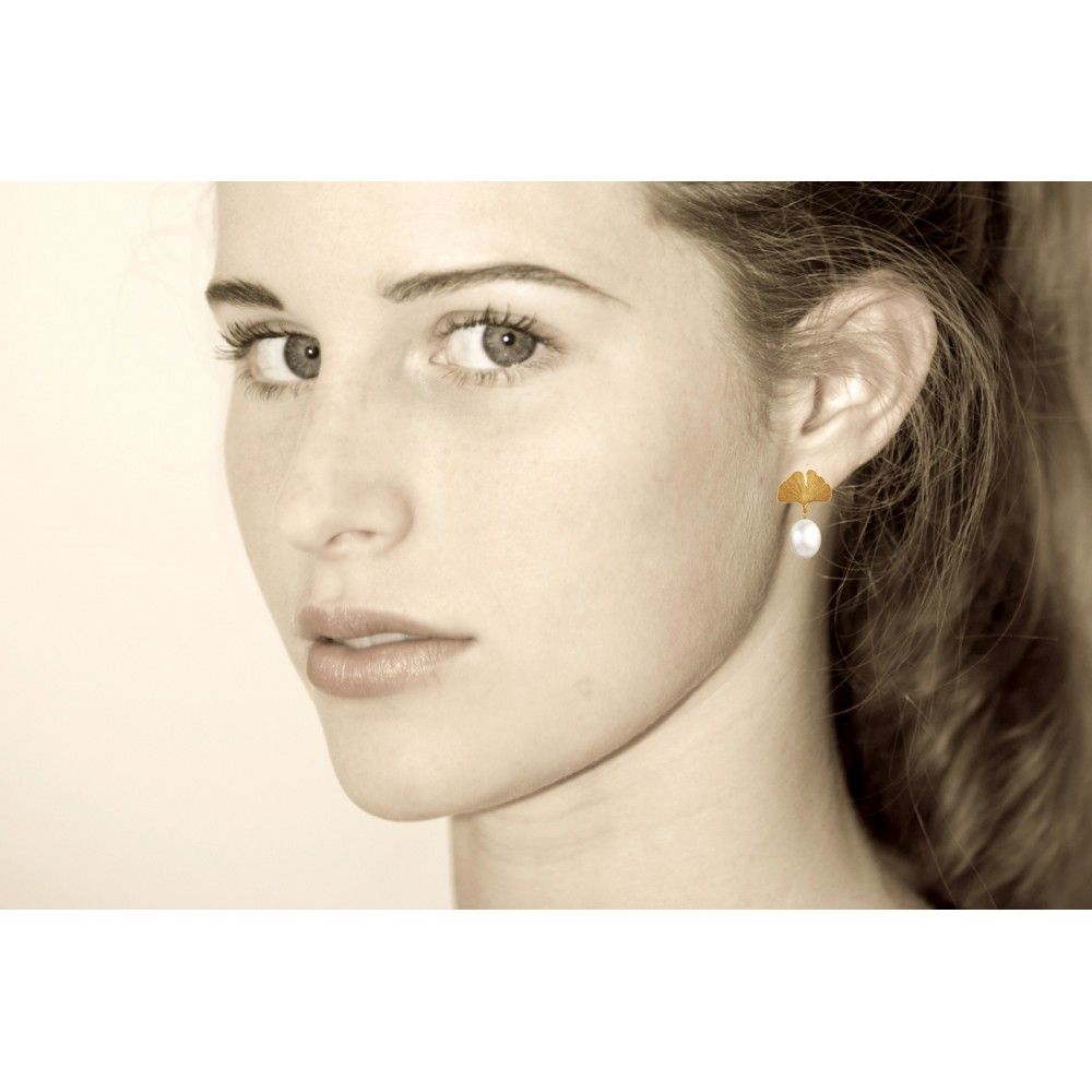 Boucles d'Oreilles Clous Plaqué Or Feuille de Ginkgo et Perle B - LES POULETTES BIJOUX - Modalova