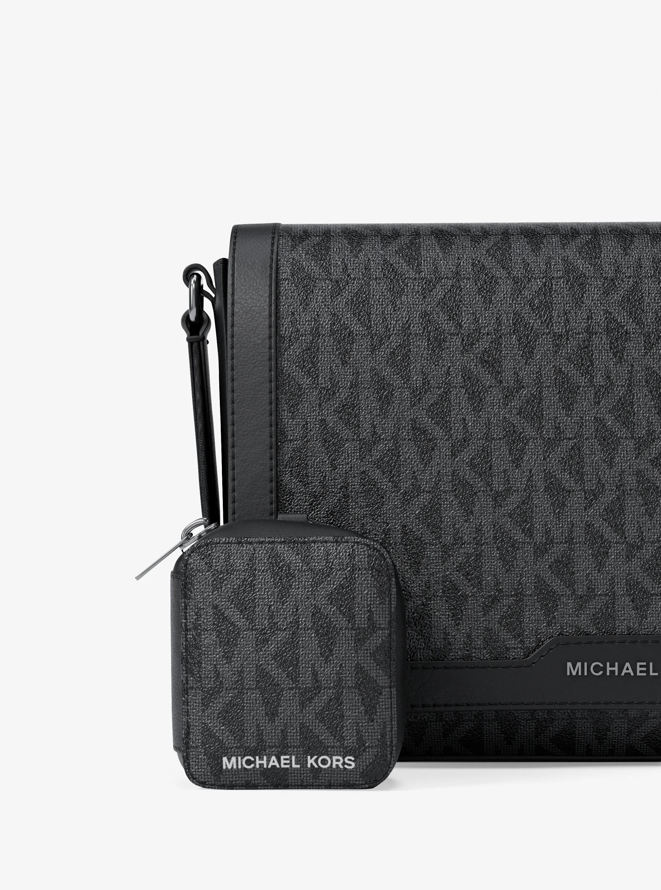 MK Mini sac à bandoulière Hudson à logo Signature avec étui pour AirPods Pro® d'Apple - Michael Kors - Michael Kors Mens - Modalova