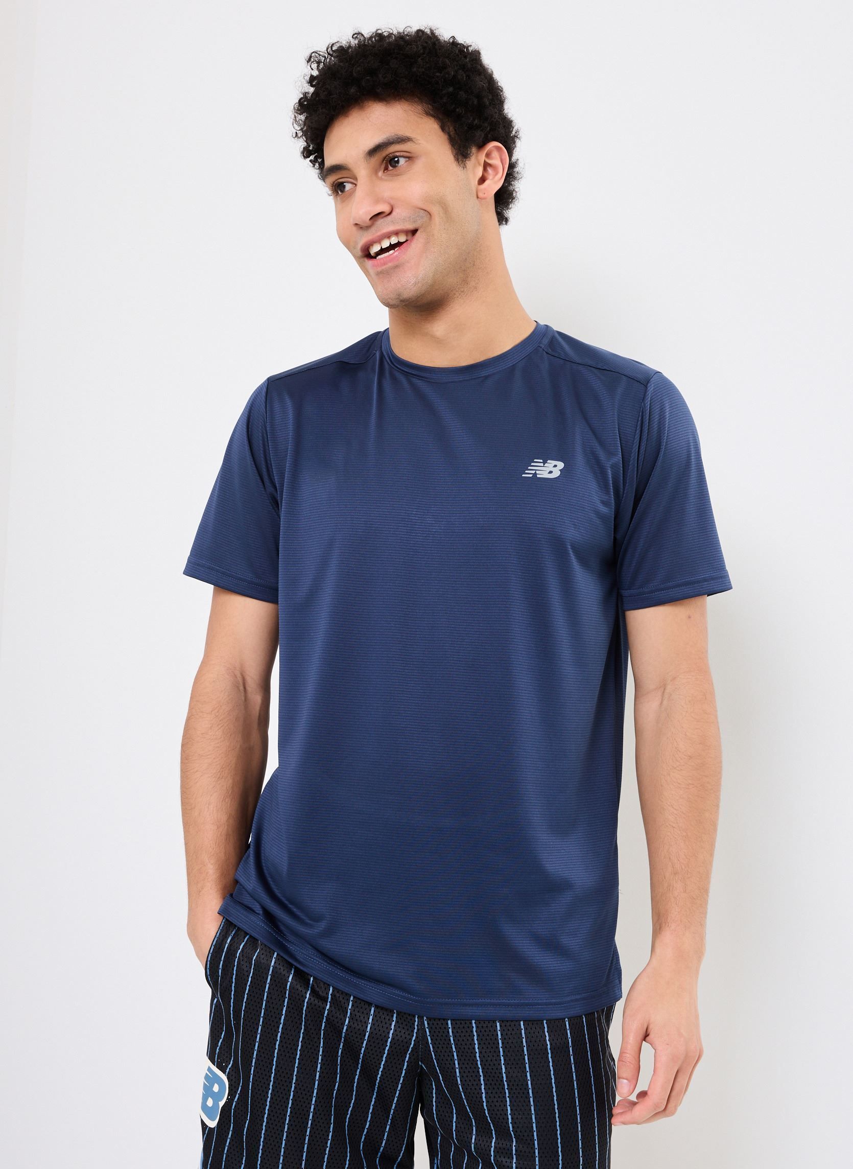 Vêtements Sport Essentials T-Shirt Men - New Balance - Modalova