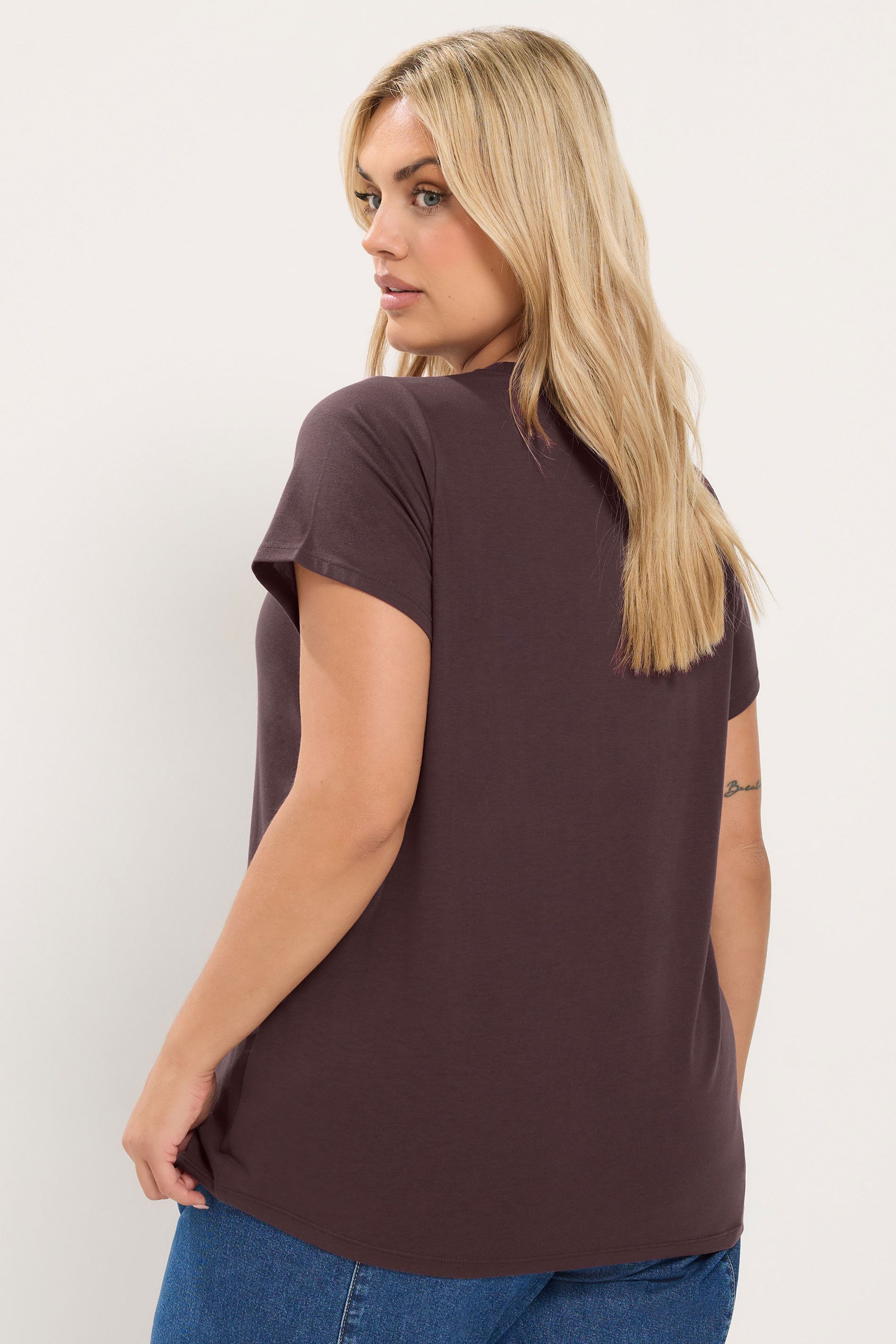 Tshirt Marron Chocolat Size 50-52 - Yours - Modalova
