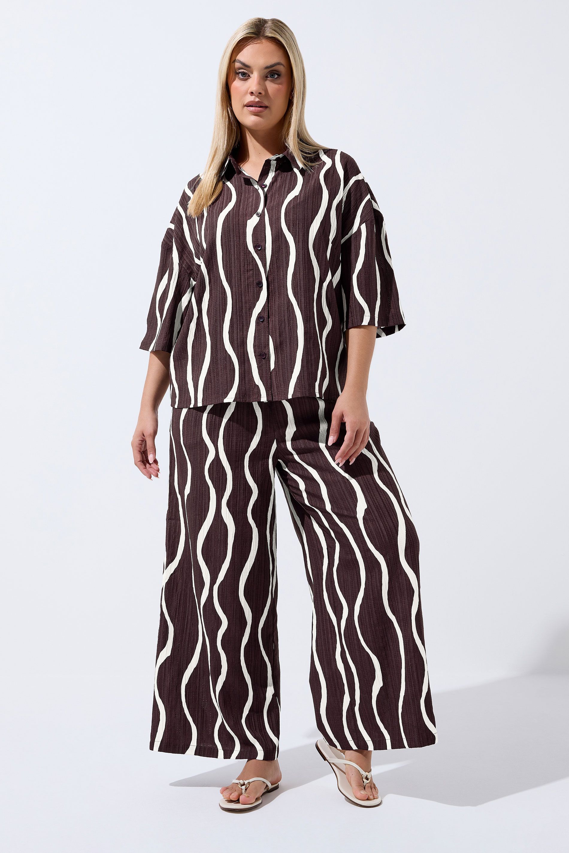 Chemise Droite Marron À Imprimé Ondulé Size 46 - Limited Collection - Modalova