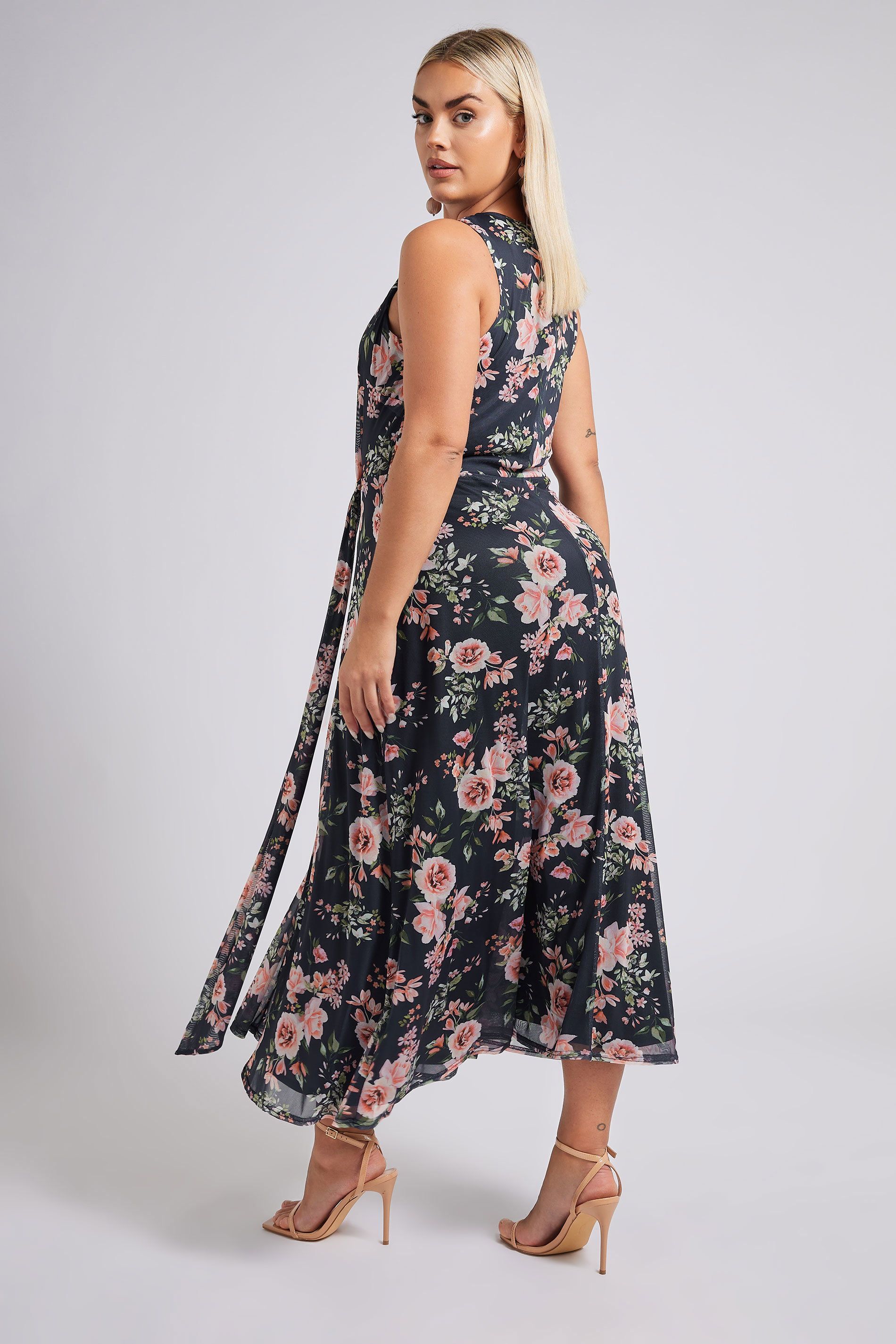 Robe Maxi Bleue Marine Drâpée En Filet Size 44 - Yours London - Modalova
