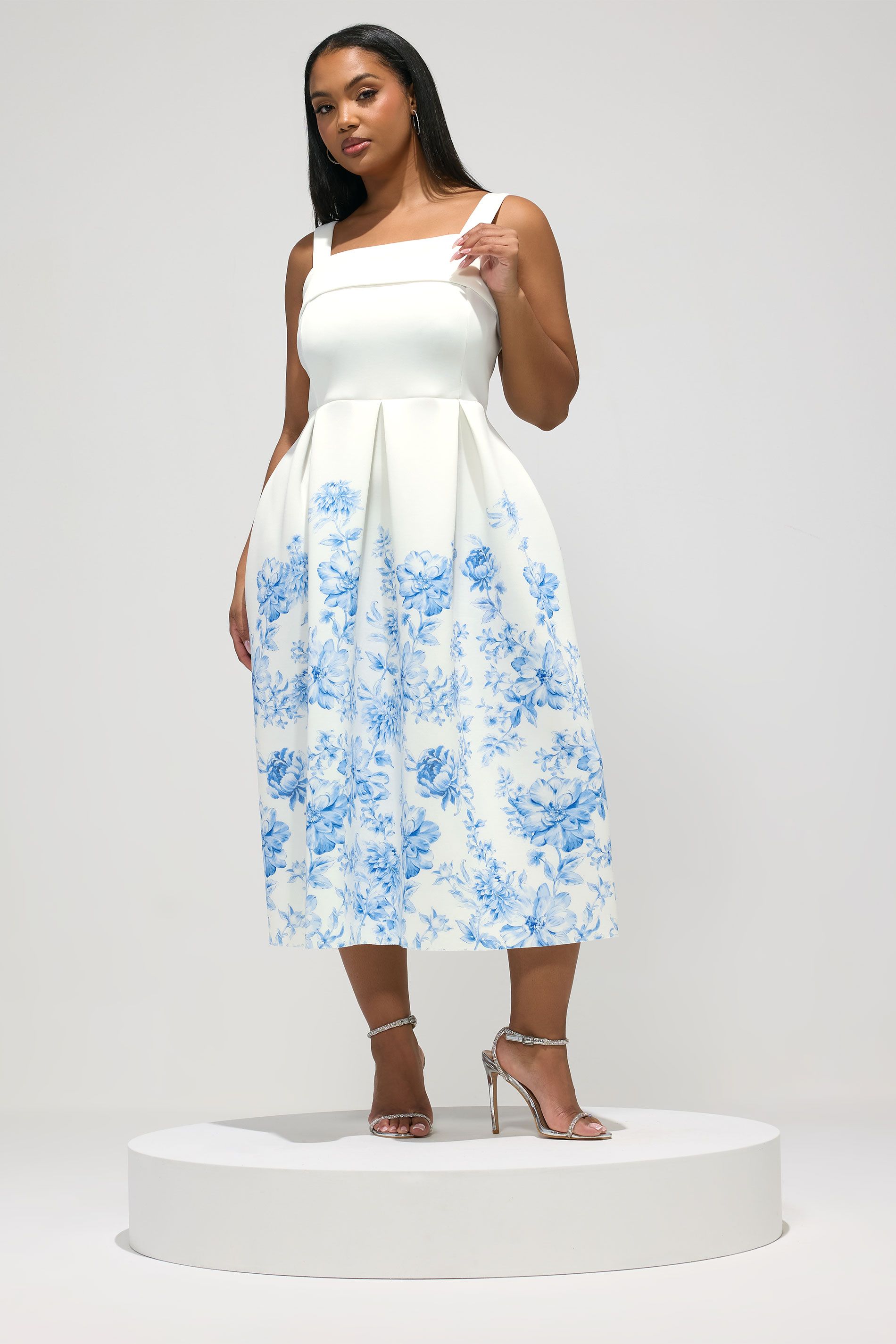 Robe Patineuse Milongue Blanche À Fleurs Size 42 - Yours London - Modalova
