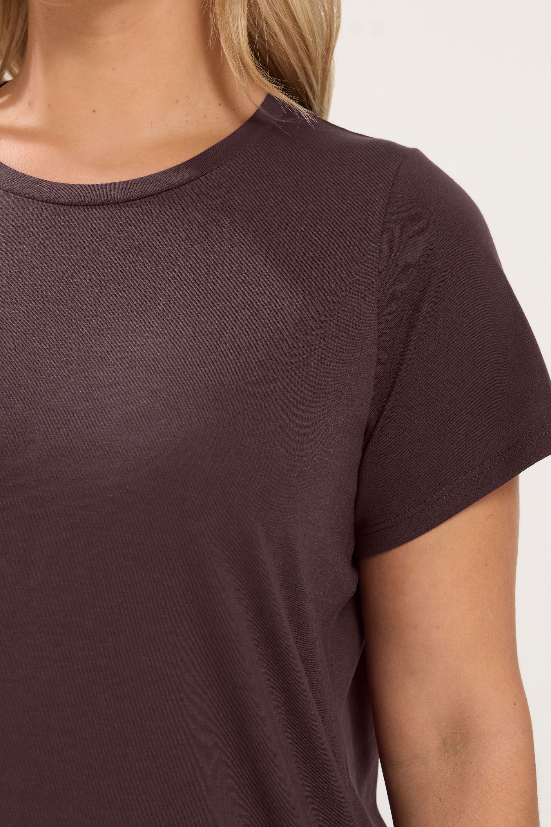 Tshirt Marron Chocolat Size 50-52 - Yours - Modalova