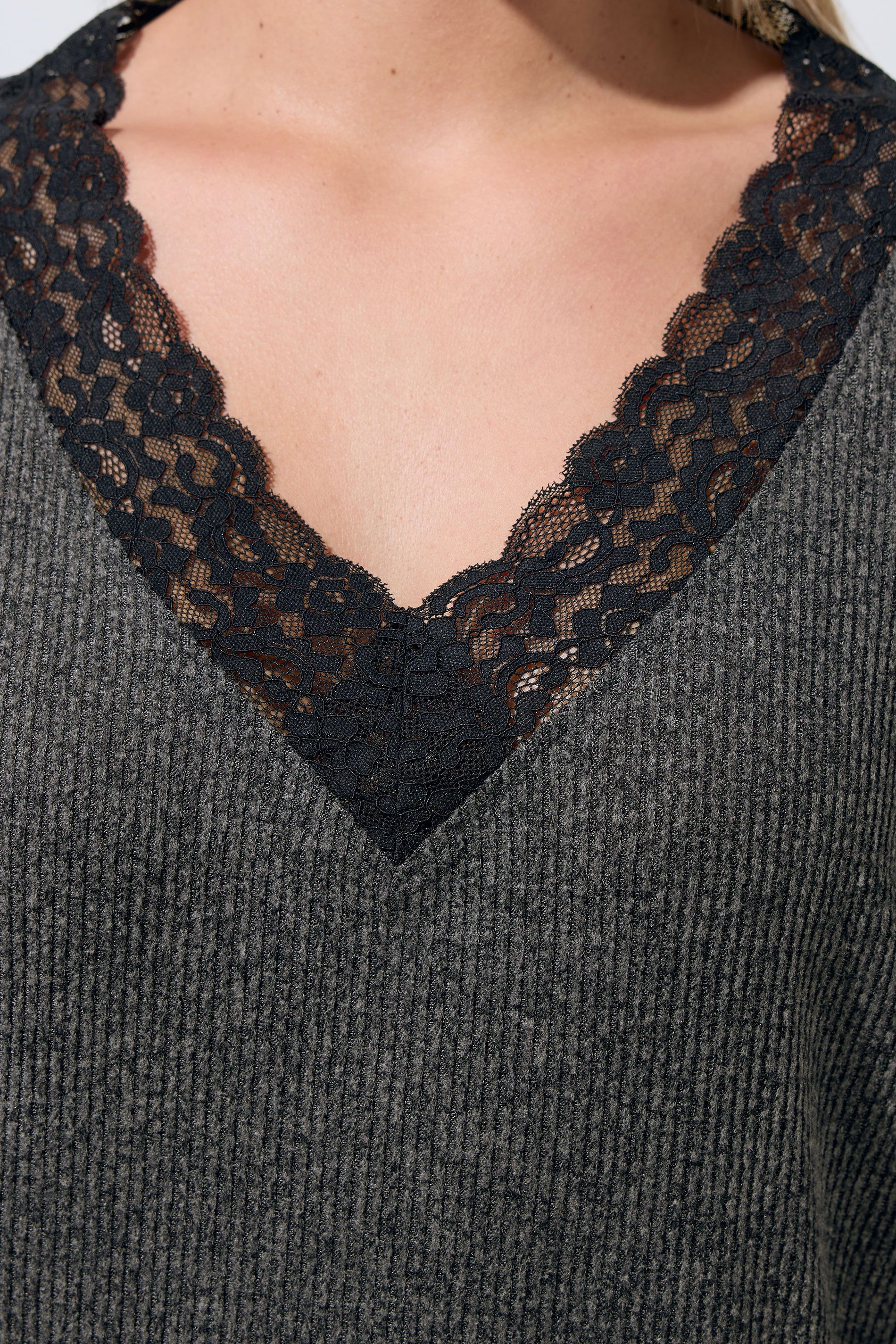 Haut Gris Côtelé Avec Bordure En Dentelle Size 44 - Limited Collection - Modalova