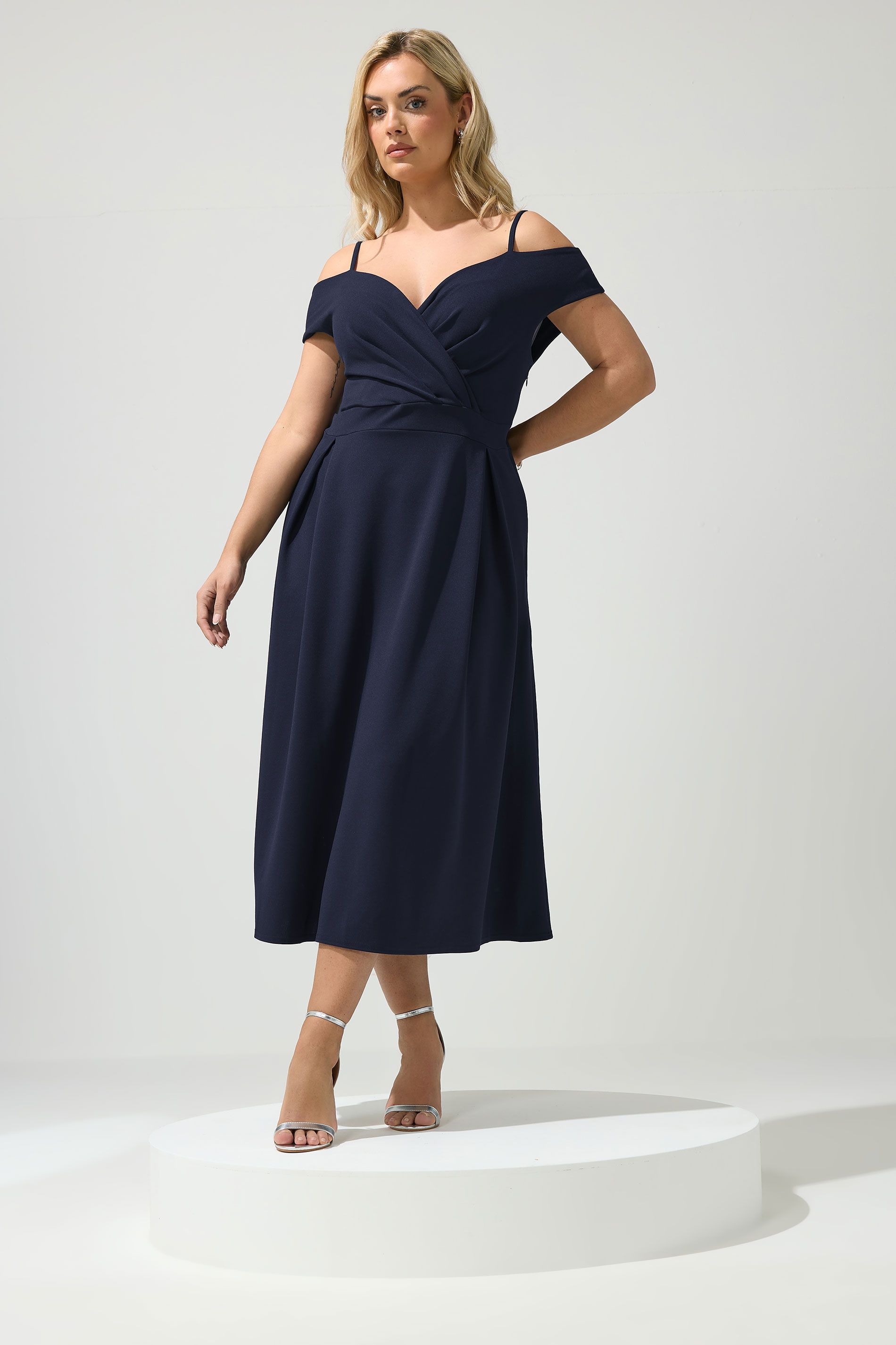 Robe Patineuse Bleu Marine À Col Bardot Size 54-56 - Yours London - Modalova
