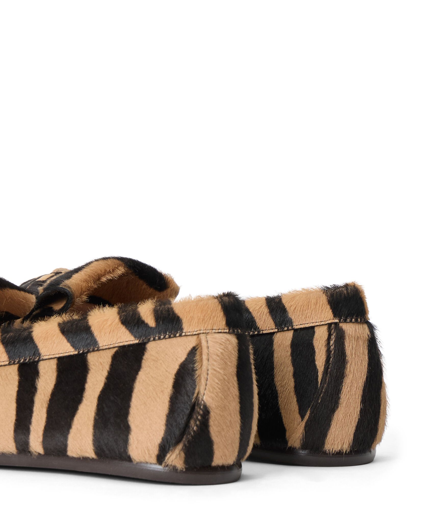 MOCASSIN BRITT À FRANGES, CHAUSSURES PLATES ET MOCASSINS, //, BECERRO CON PELO ESTAMPADO CEBRA - Stuart Weitzman - Modalova