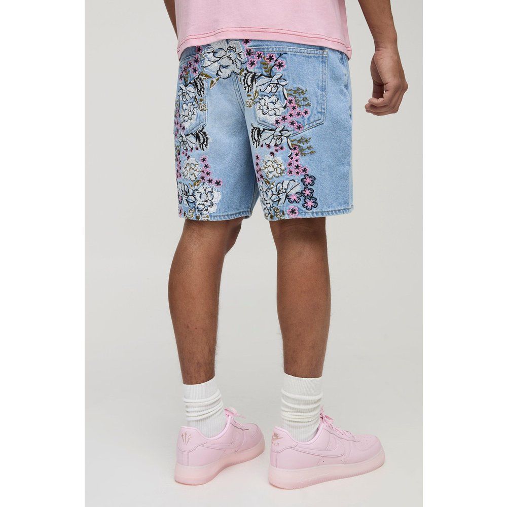 Short clair en jean à broderie fleurie - 28 - Boohooman - Modalova