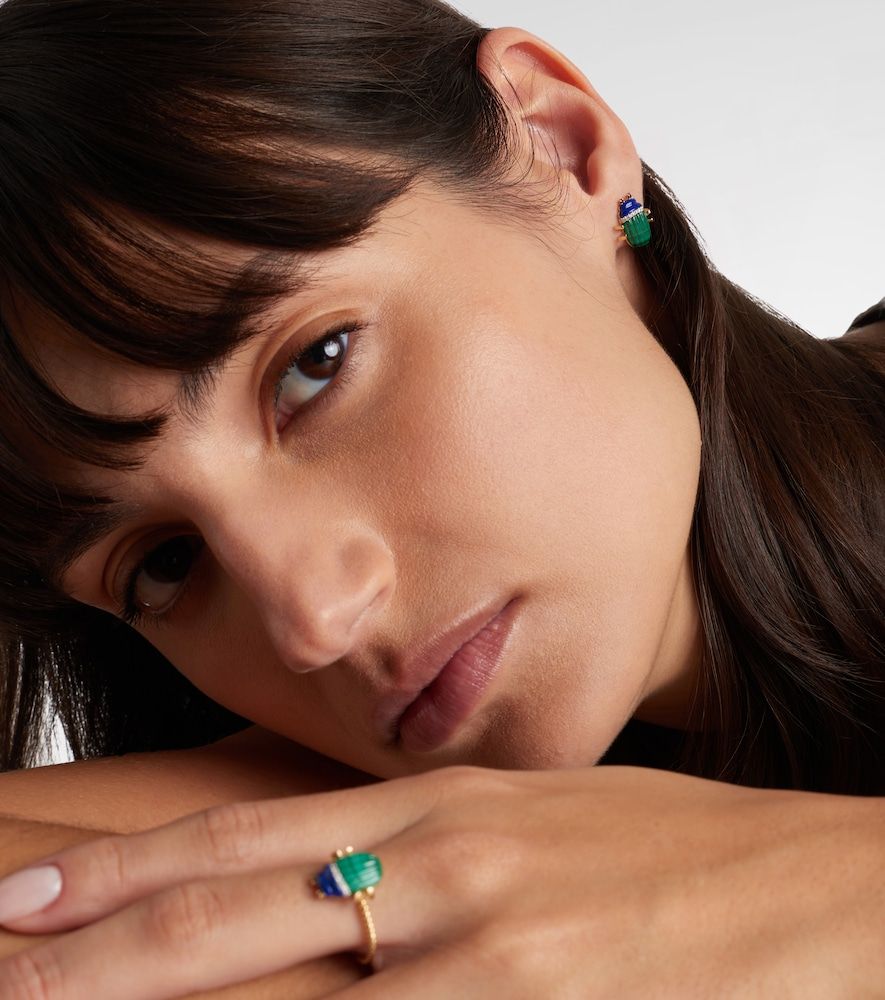 Yvonne Léon Boucles d’oreilles Scarabée en or 9 ct, malachite, lapis-lazuli et diamants - Yvonne Leon - Modalova