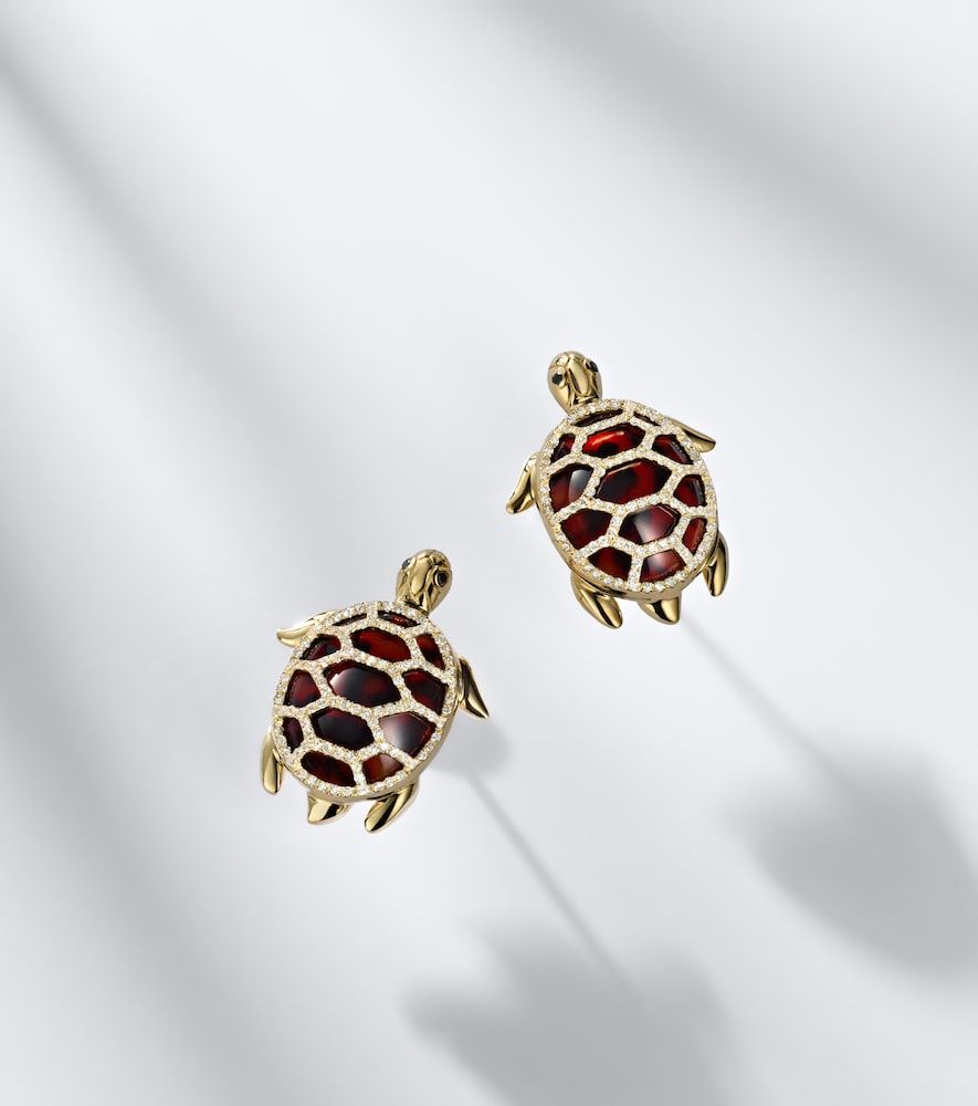Yvonne Léon Boucles d'oreilles Tortue en or 9 ct, diamants et résine - Yvonne Leon - Modalova