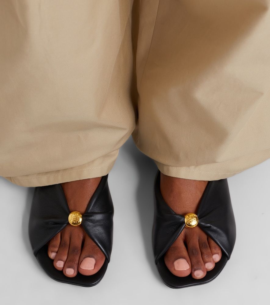 Mules Paula's Ibiza Pebble en cuir - Loewe - Modalova