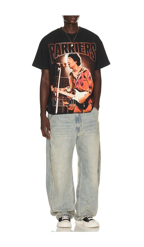 T-SHIRT en . Taille L. Also en M, S, XL/1X - Barriers Worldwide - Modalova