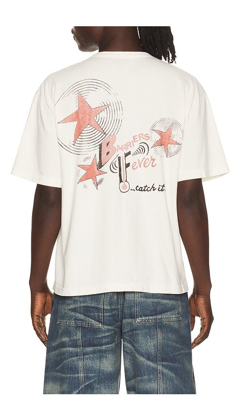 T-SHIRT en . Taille S. Also en M, L, XL/1X - Barriers Worldwide - Modalova