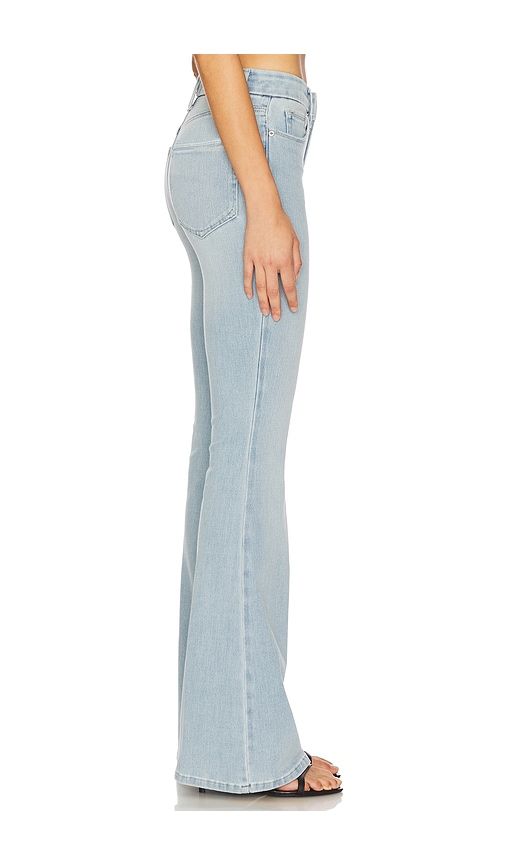 JEAN FLARE en . Taille 20. Also en 22, 24 - Good American - Modalova