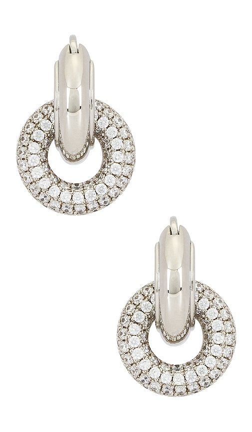 BOUCLES D'OREILLES ANNEAUX CROISÉS PAVE INTERLOCK en - Luv AJ - Modalova