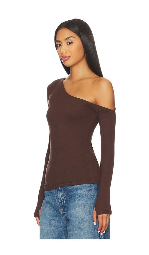 Magdaleno Long Sleeve Fitted Asymmetrical Cold Shoulder Top en . Taille L. Also en M, XS - Michael Lauren - Modalova