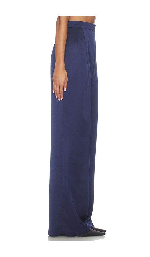 PANTALON JAMBES LARGES EN SATIN BLEU MARINE en . Taille 10/L. Also en 4/S, 6/SM, 8/M - Nadine Merabi - Modalova