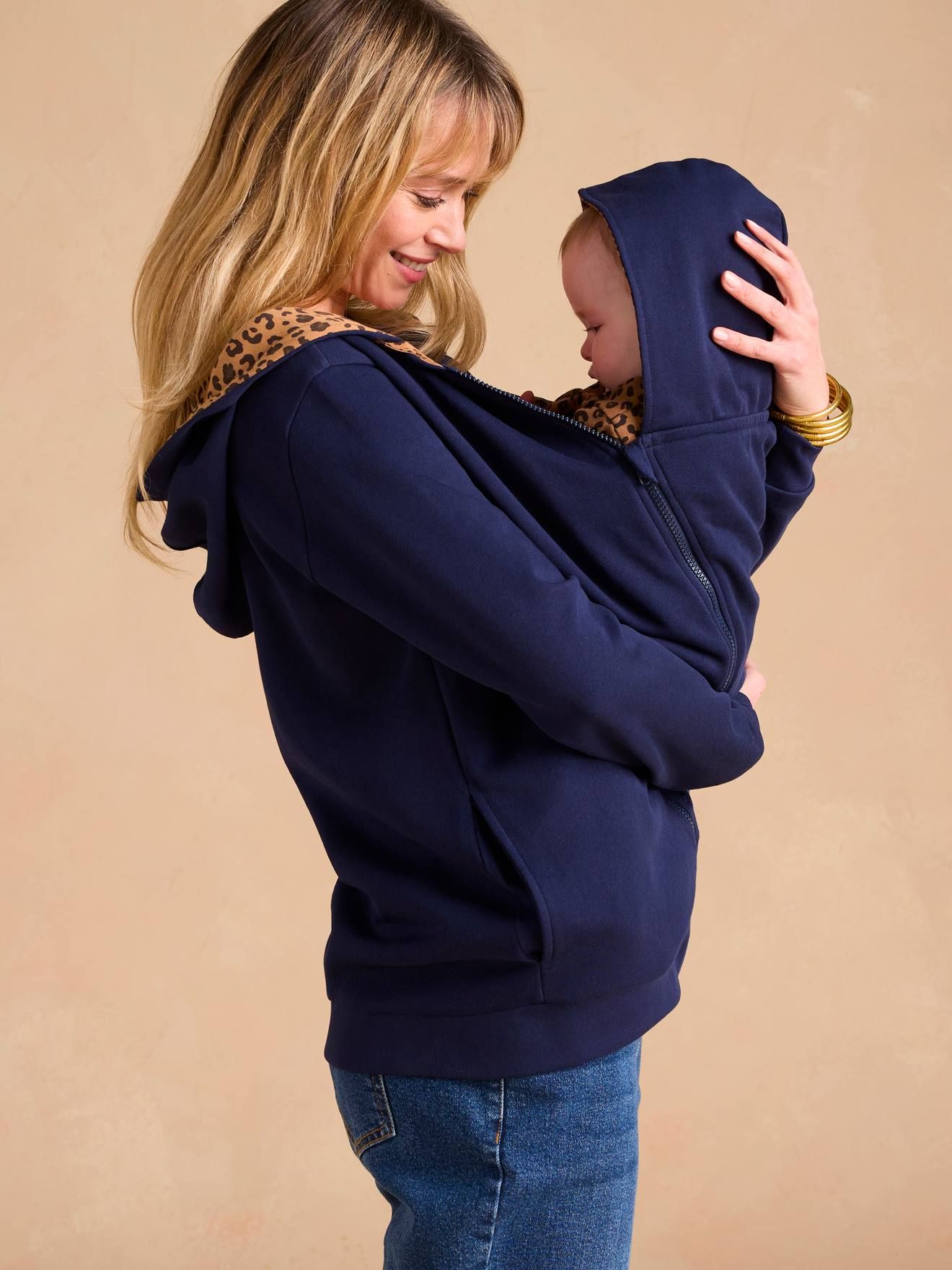 Sweat zippé évolutif avec protège-bébé marine - Envie De Fraise - Modalova